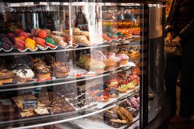 BEST SWEET SHOP 